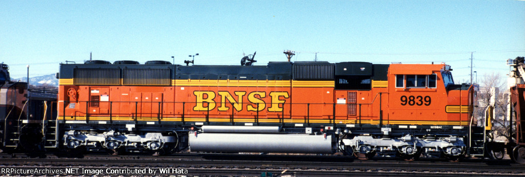 BNSF SD70MAC 9839